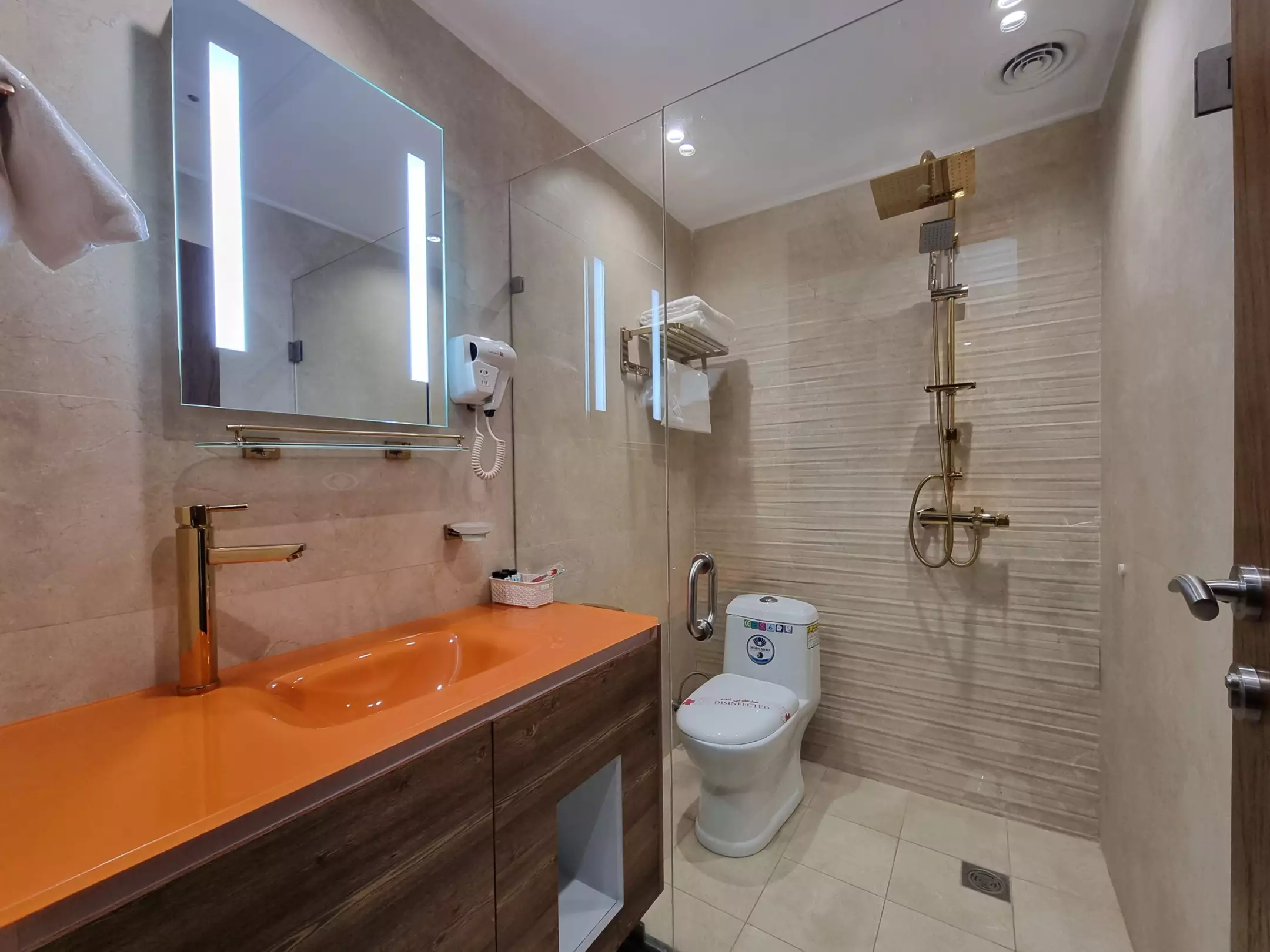 هتل رونیا تهران