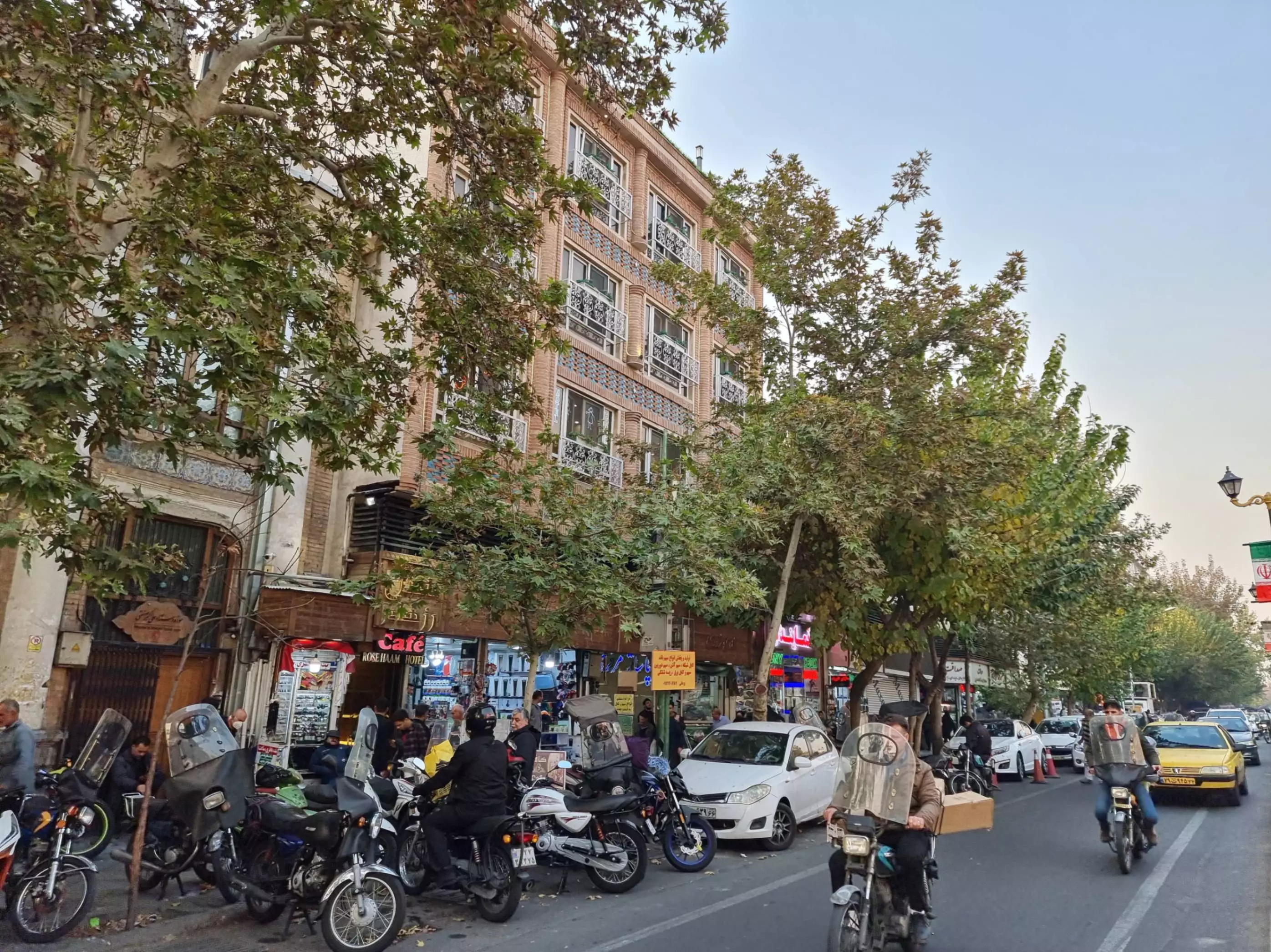 هتل رزهام تهران