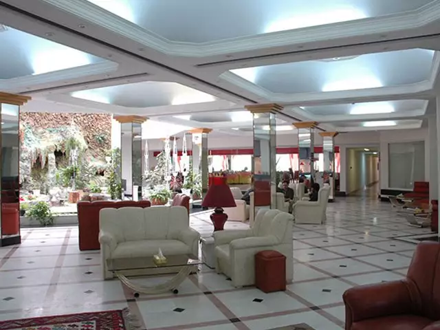 هتل پارسیان بم