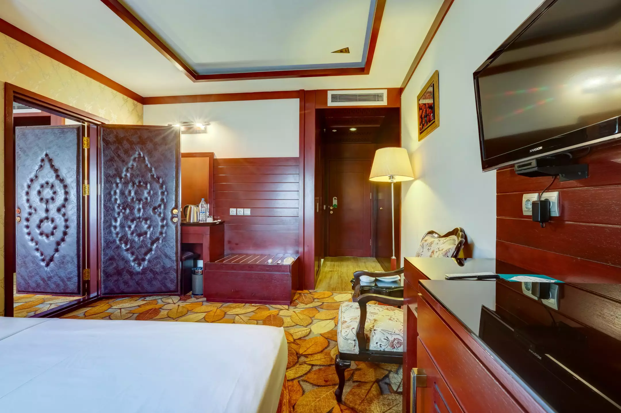Alibaba https://cdn.alibaba.ir/ostorage/hotel-accommodation-images/67053105359857c3c5f4aa24_2023-08-15-254d9227-9174-454e-aea9-dc1a9420a579.webp