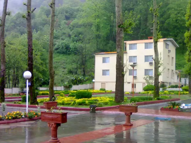 هتل فجر آبشار لاهیجان