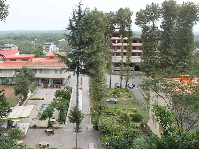 هتل فجر آبشار لاهیجان