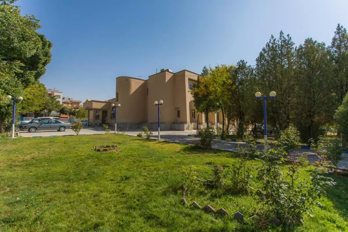 هتل جهانگردی شهرکرد