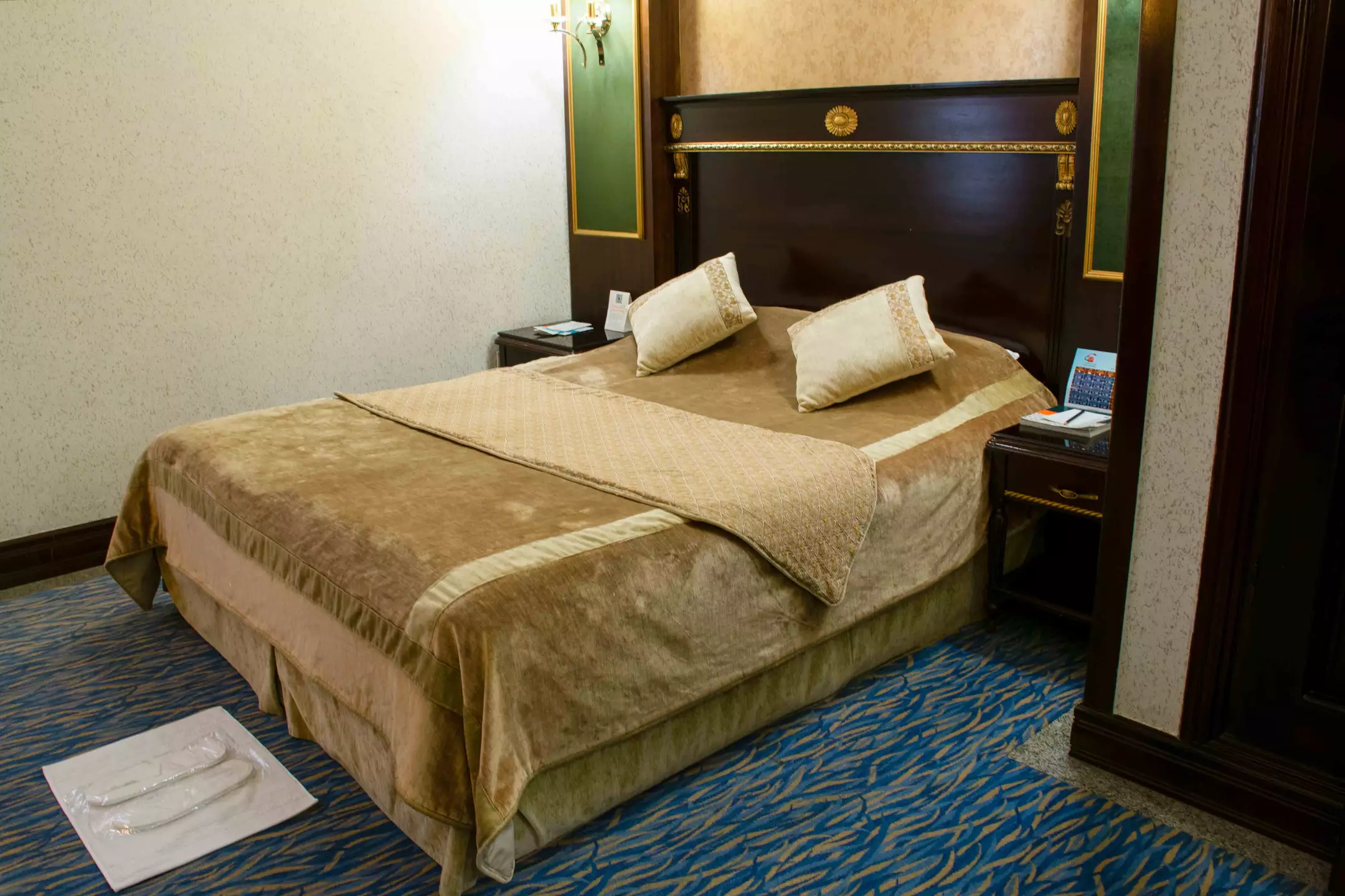 Alibaba https://cdn.alibaba.ir/ostorage/hotel-accommodation-images/67054a23906add960f28e84c_3fbb42f1-e4ae-4047-80a0-272a74e02b8f_آپارتمان-دو-خوابه-(4).webp