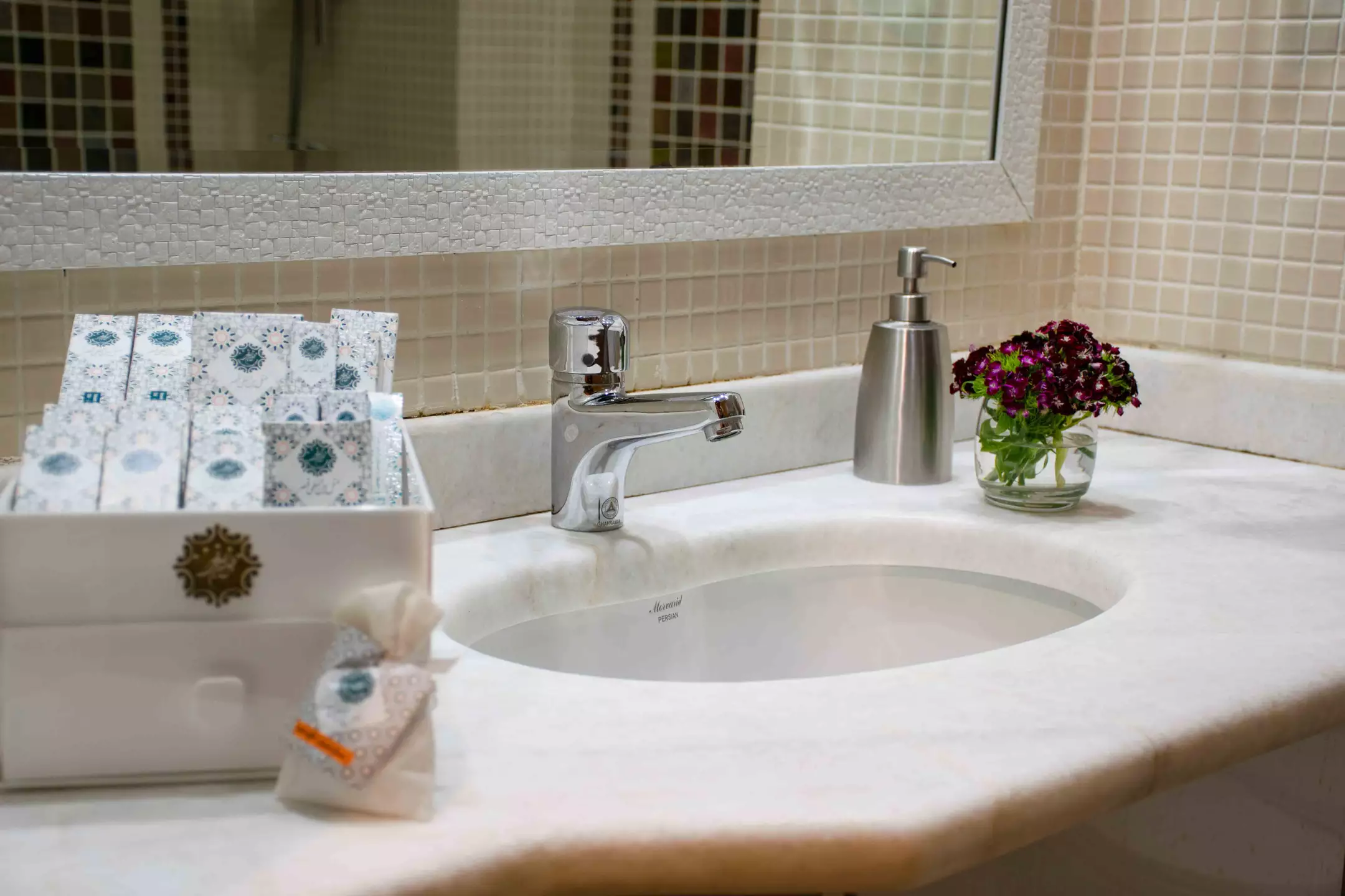 Alibaba https://cdn.alibaba.ir/ostorage/hotel-accommodation-images/67054a30359857c3c5f4ad74_c2932c89-7c39-488a-bfae-6427db43b5bf_دبل-(2).webp