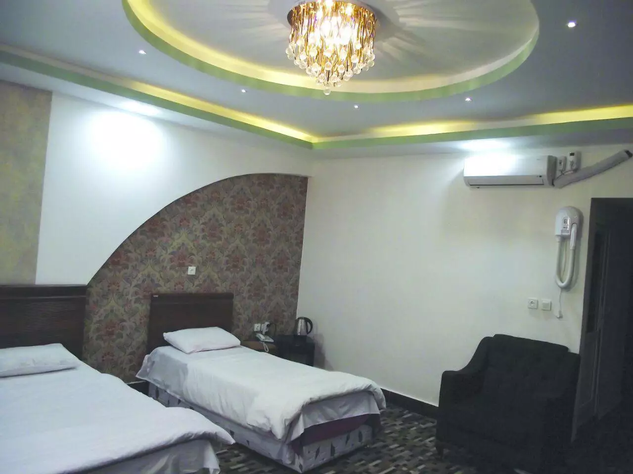 هتل کهکشان سیرجان