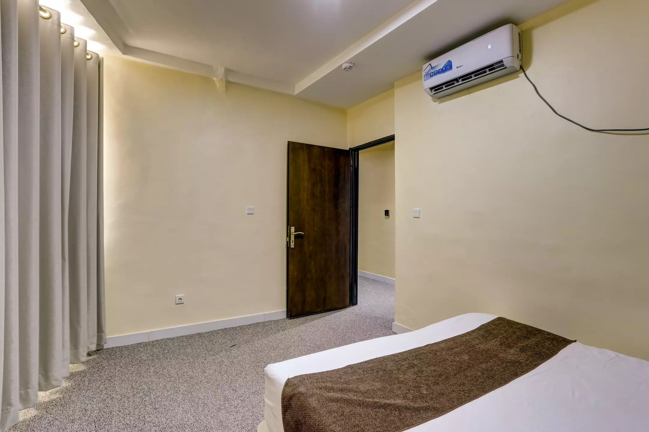 Alibaba https://cdn.alibaba.ir/ostorage/hotel-accommodation-images/670639d976f5bf0b3af639f2_2022-08-30-c0e31062-554d-4c41-99cf-496bb5b45731.webp