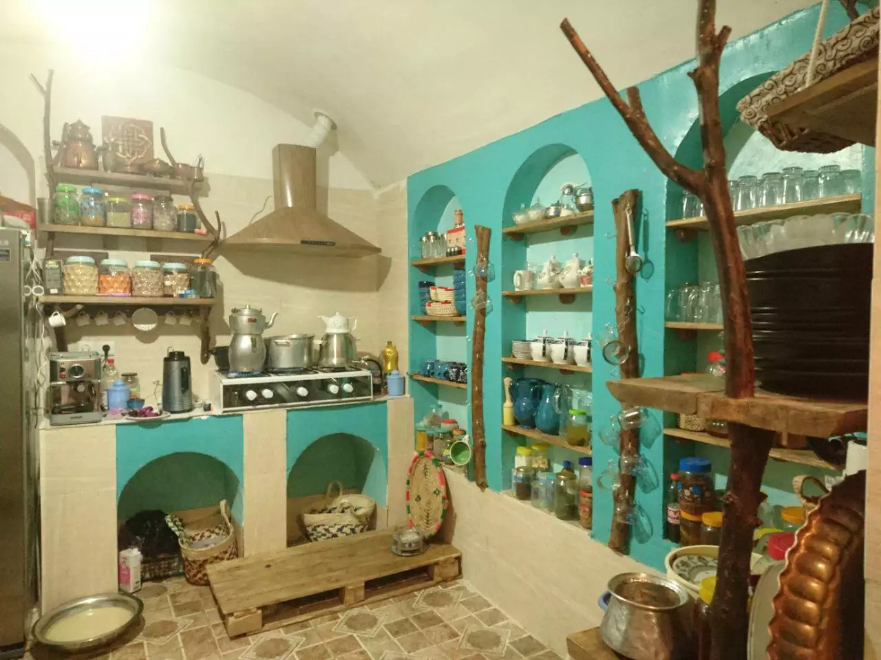 هتل بیشاپور کازرون