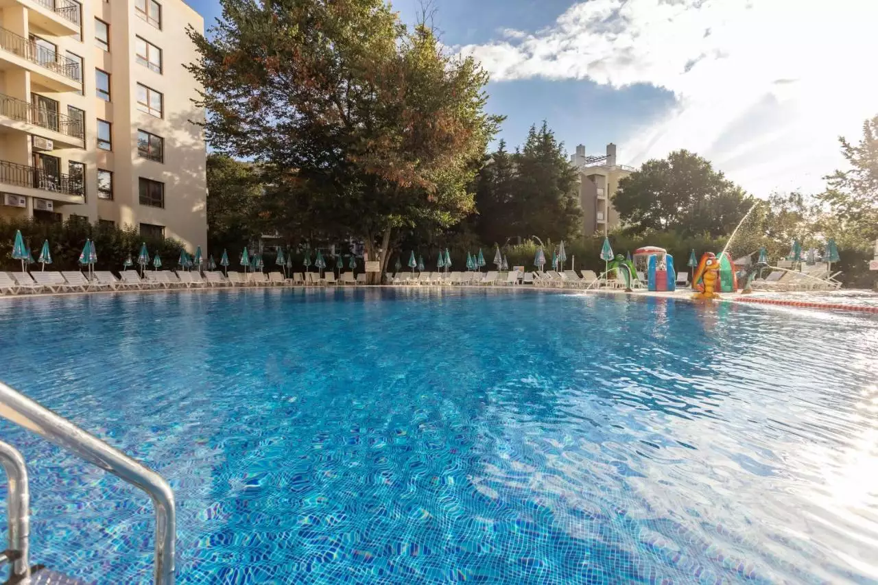 هتل پرستیژ هتل و آکواپارک Golden Sands