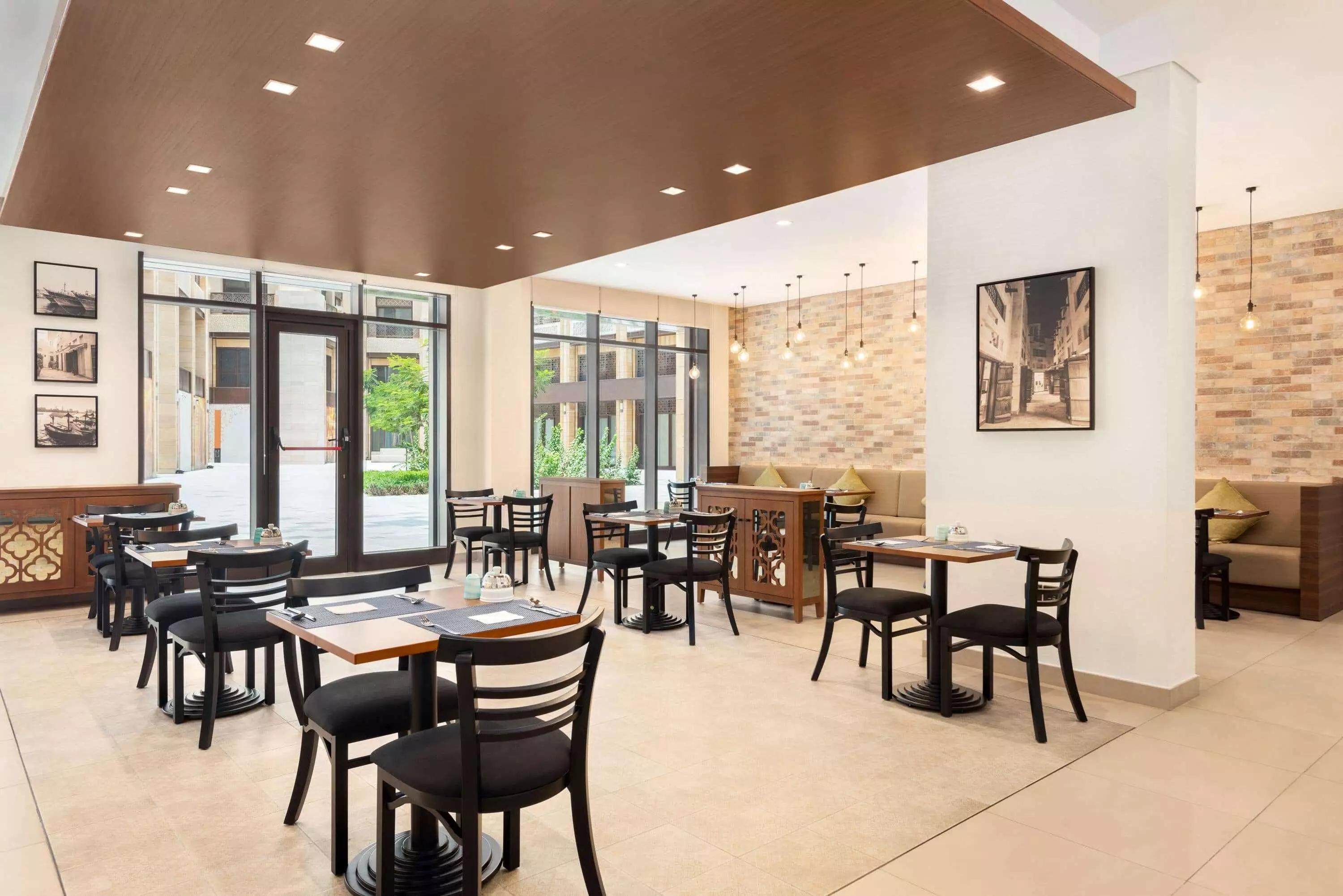 هتل Super 8 by Wyndham Dubai Deira دبی