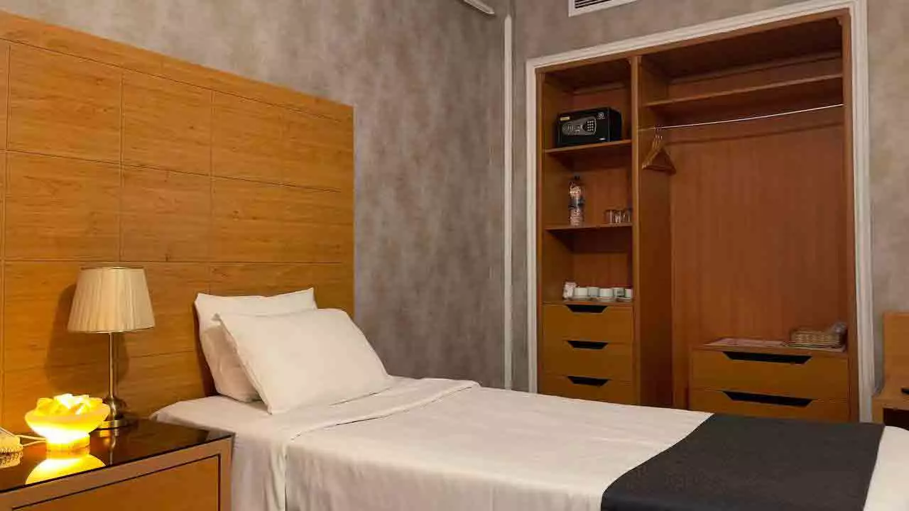 Alibaba https://cdn.alibaba.ir/ostorage/hotel-accommodation-images/67ff56f6f6e8766ef96f4c7c_سینگل.webp