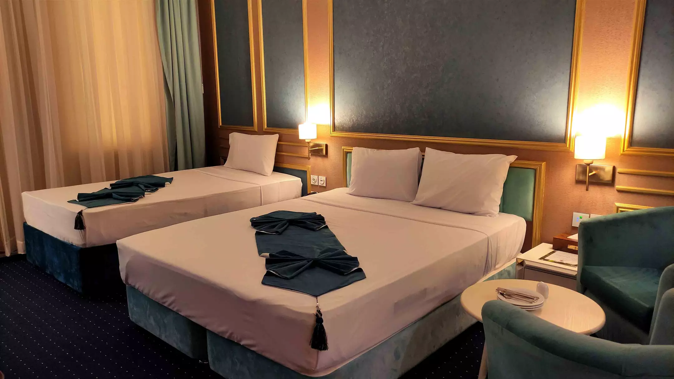 Alibaba https://cdn.alibaba.ir/ostorage/hotel-accommodation-images/6803a76419aa61e2a799af51_سه-تخته-دبل-سینگل-(1).webp