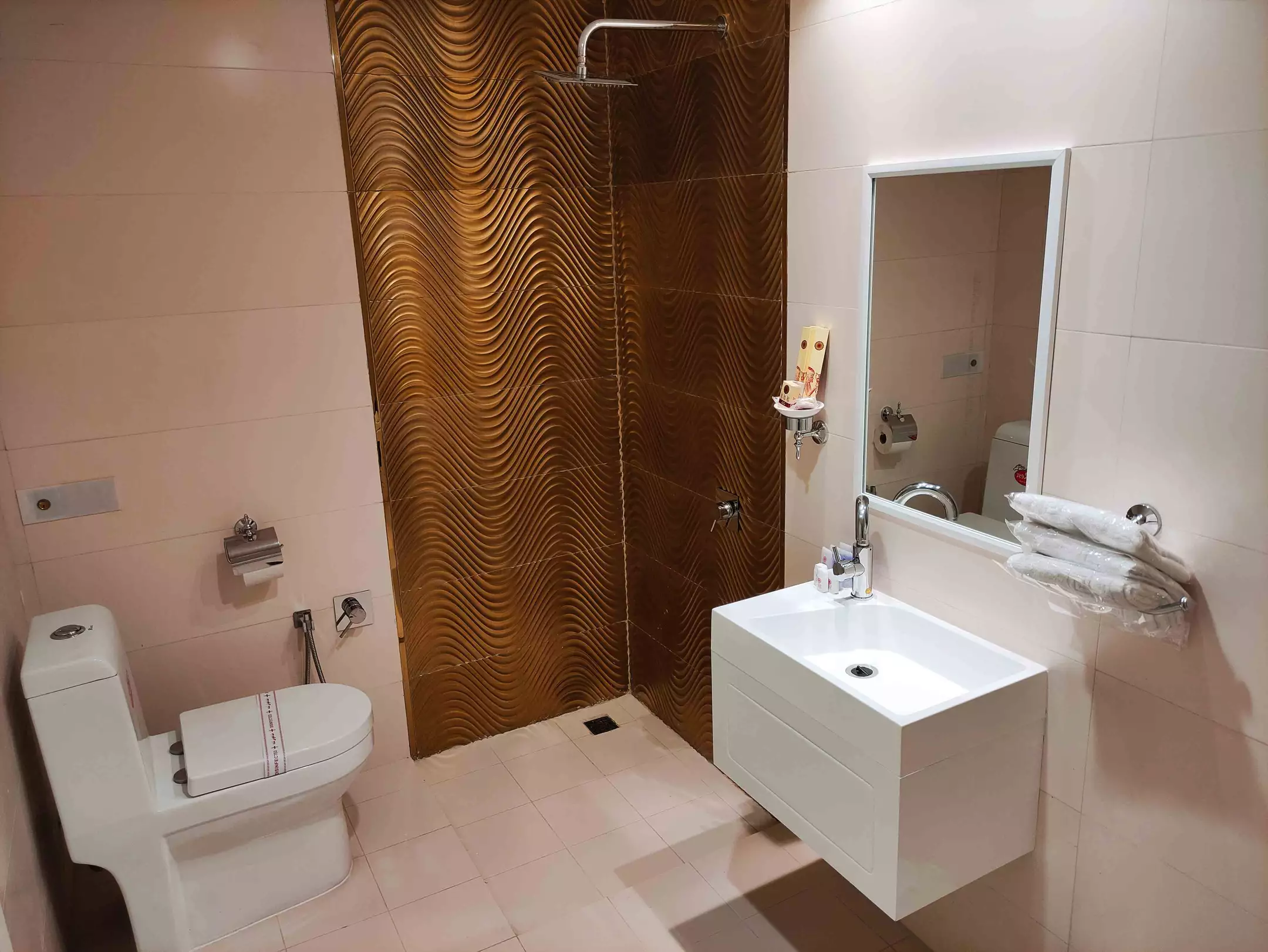 Alibaba https://cdn.alibaba.ir/ostorage/hotel-accommodation-images/6803a7c819aa61e2a799af60_سوئیت-یک-خوابvip-(2).webp