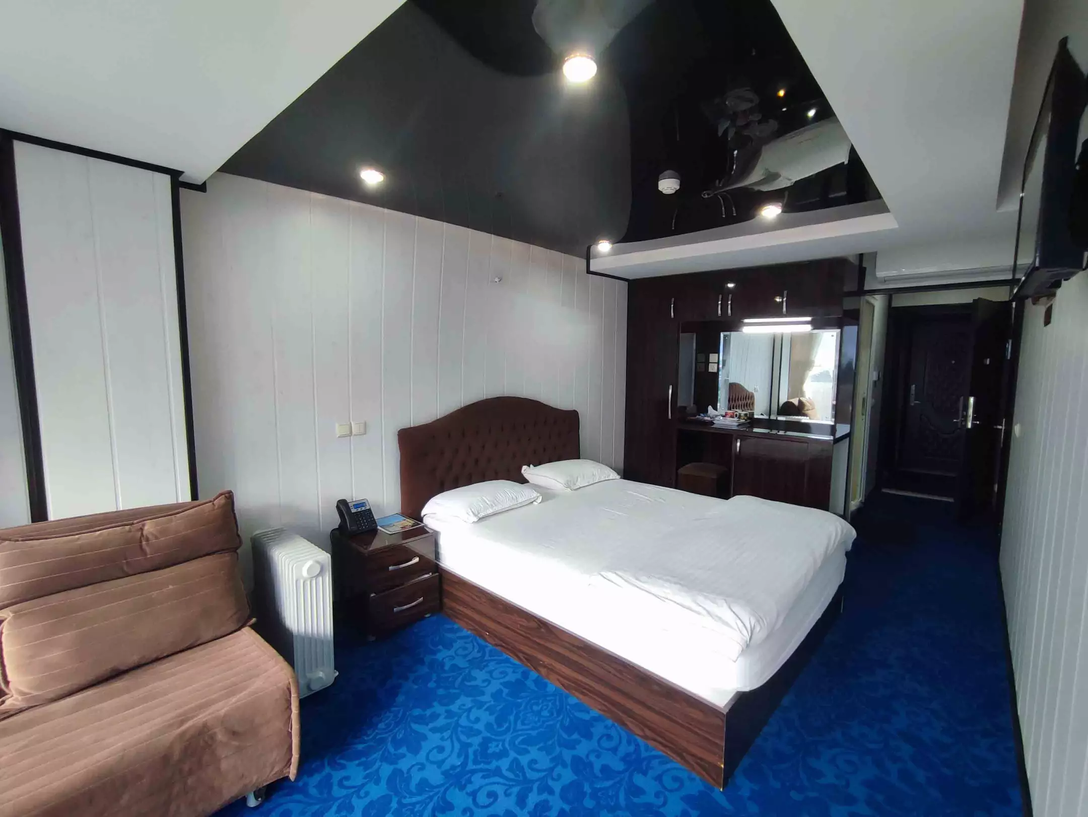 Alibaba https://cdn.alibaba.ir/ostorage/hotel-accommodation-images/6811cd1a19aa61e2a799b398_دبل-رو-به-جنگل-(3).webp