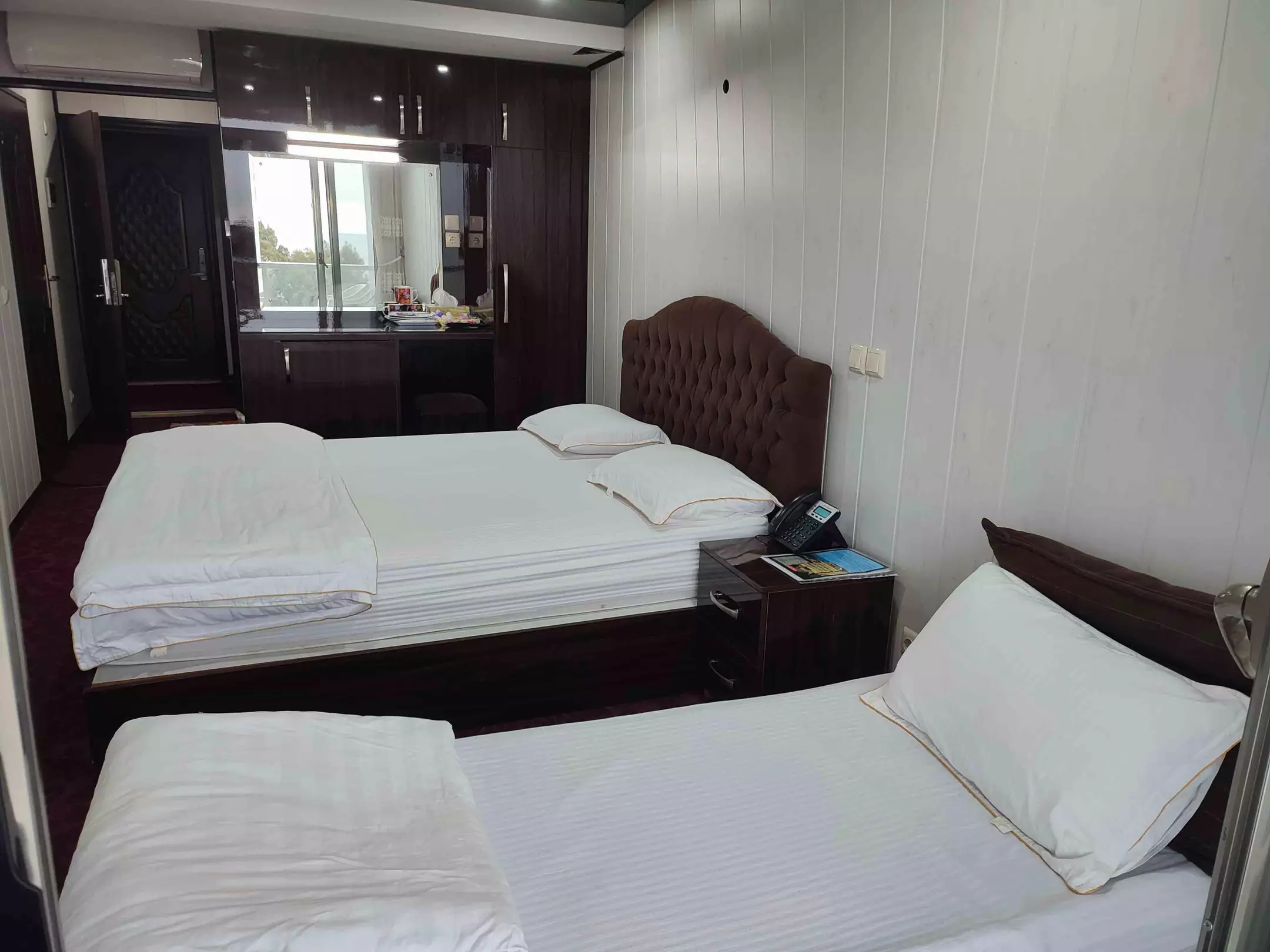 Alibaba https://cdn.alibaba.ir/ostorage/hotel-accommodation-images/6811d74119aa61e2a799b3c9_سه-تخته-رو-به-دریا--(8).webp