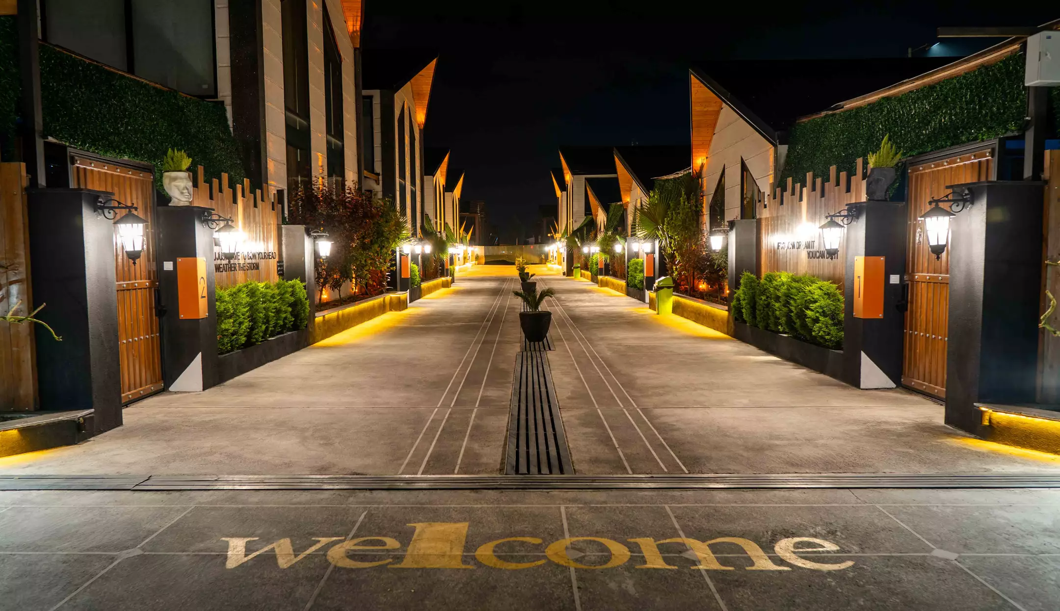 Alibaba https://cdn.alibaba.ir/ostorage/hotel-accommodation-images/6815eb60f6e8766ef96f50e7_حیاط-(1).webp