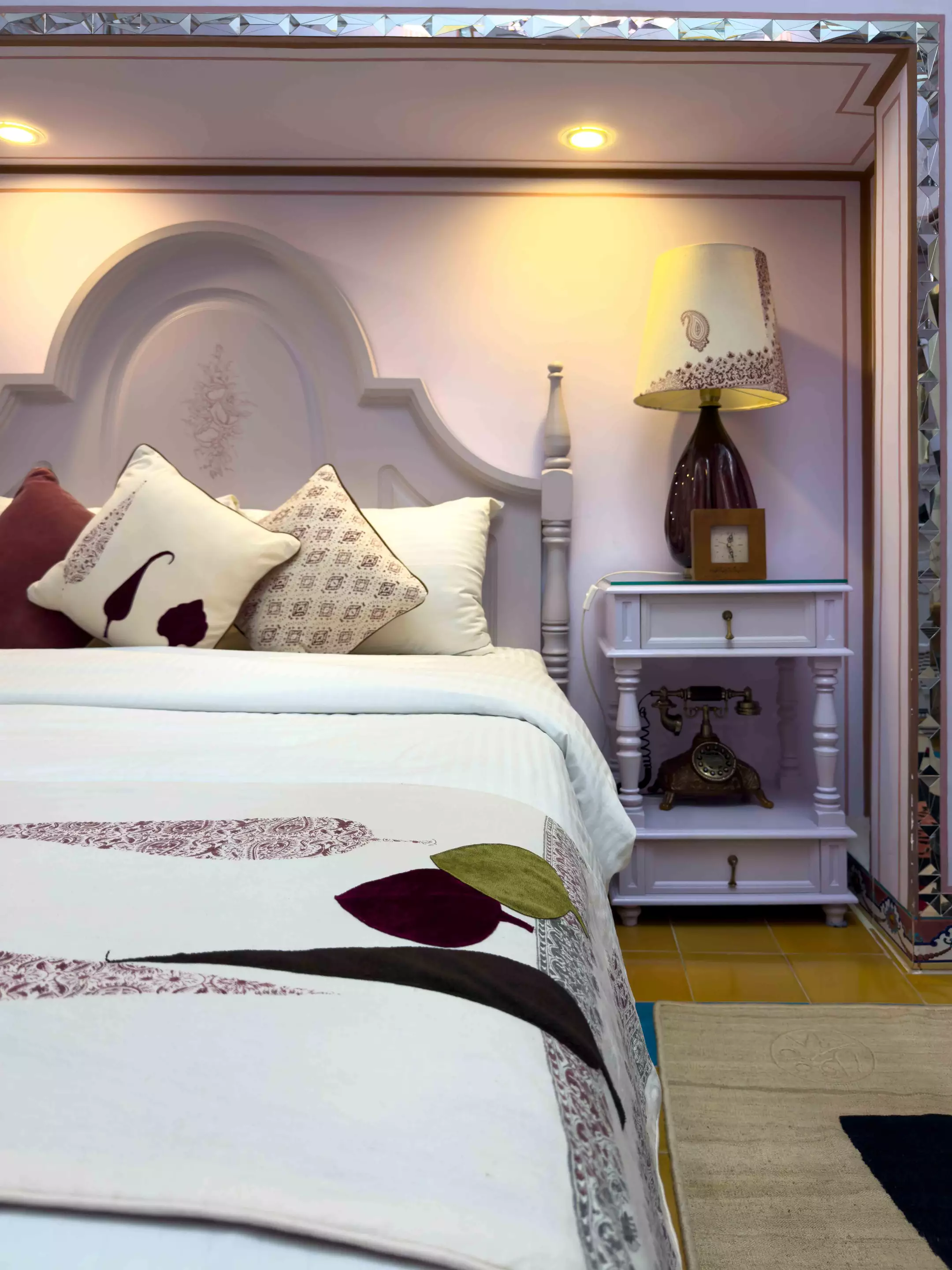 Alibaba https://cdn.alibaba.ir/ostorage/hotel-accommodation-images/68186bdd19aa61e2a799b4eb_آیینه-داران-دو-(10).webp