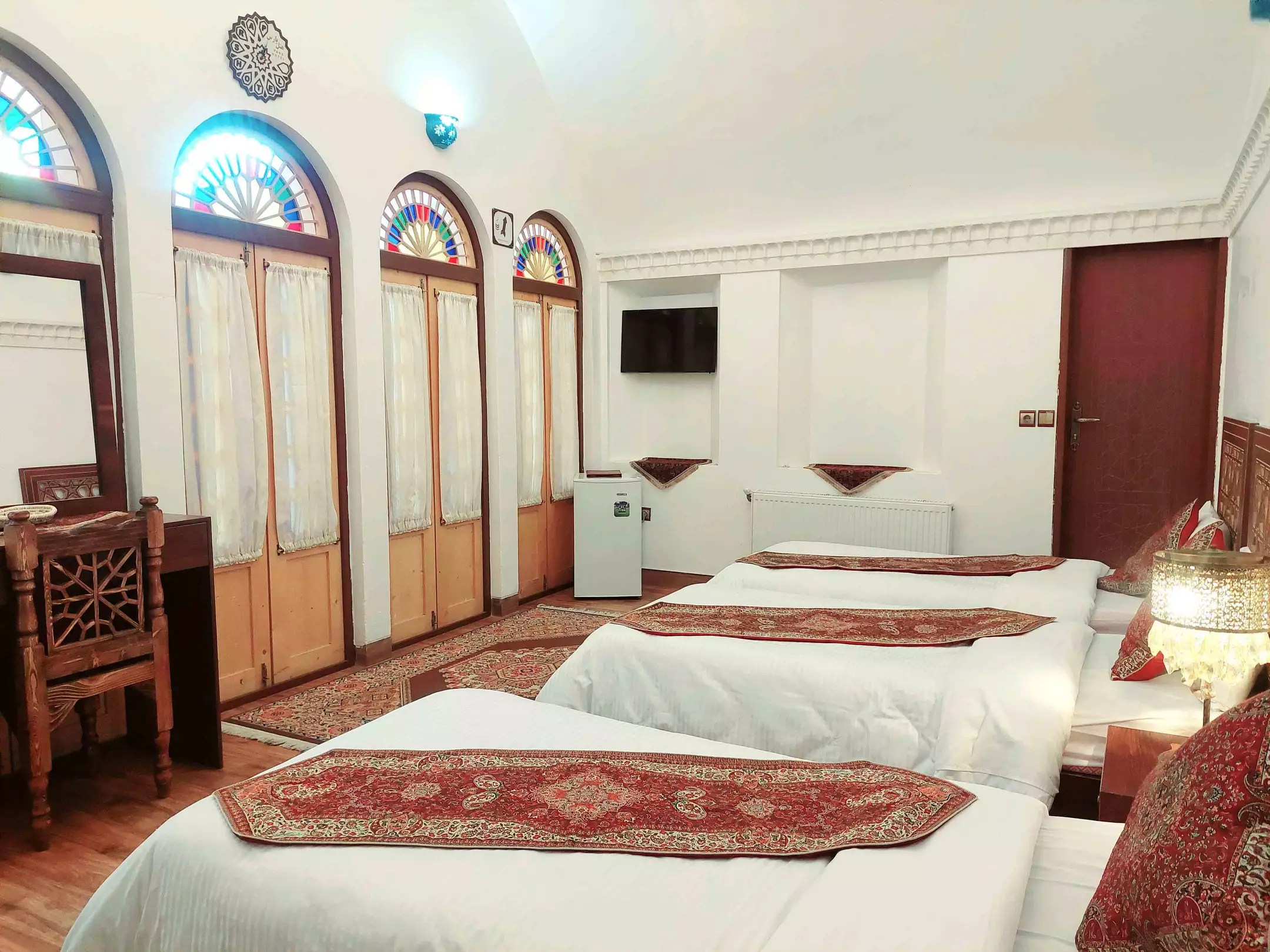 Alibaba https://cdn.alibaba.ir/ostorage/hotel-accommodation-images/6819dc60f6e8766ef96f522f_3-تخته-پنج-دری.webp