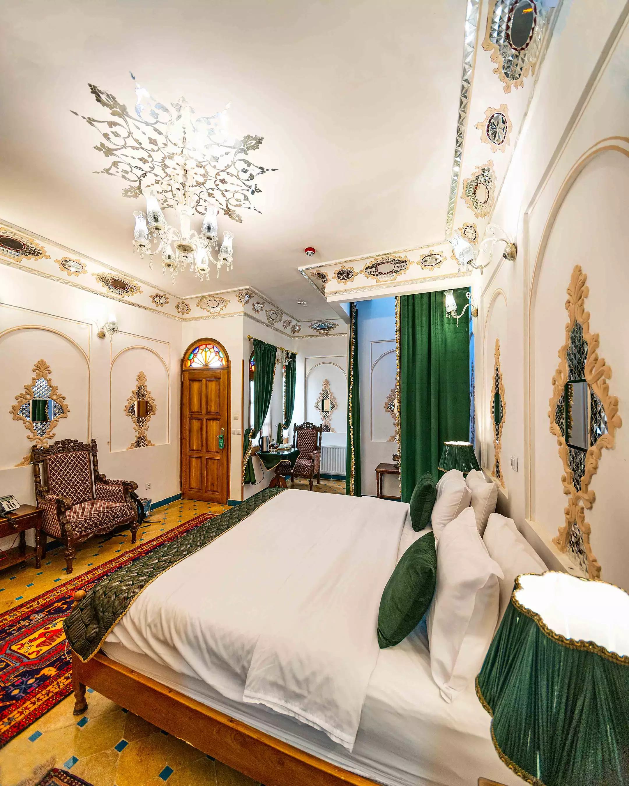 هتل سنتی قصر منشی (درجه یک ممتاز) اصفهان