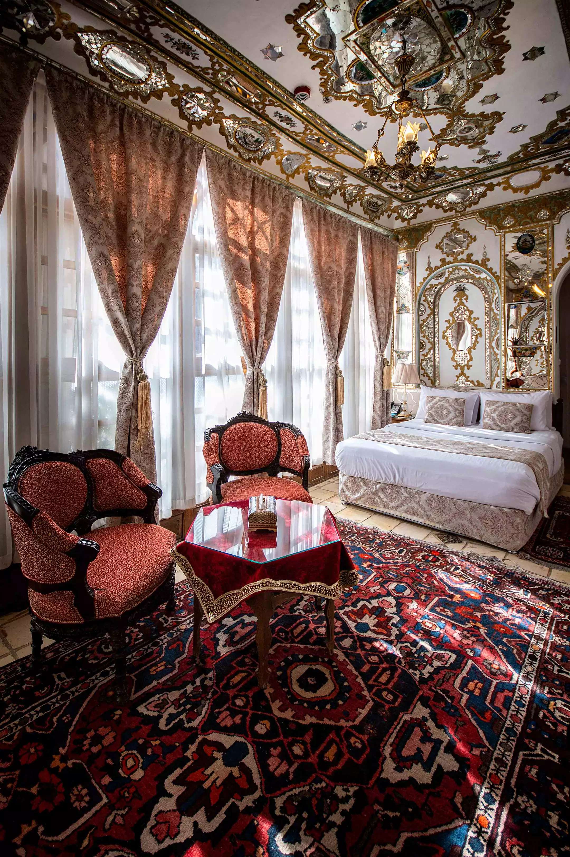 Alibaba https://cdn.alibaba.ir/ostorage/hotel-accommodation-images/683c6665ac13a7ed0d84d331_آینه.webp