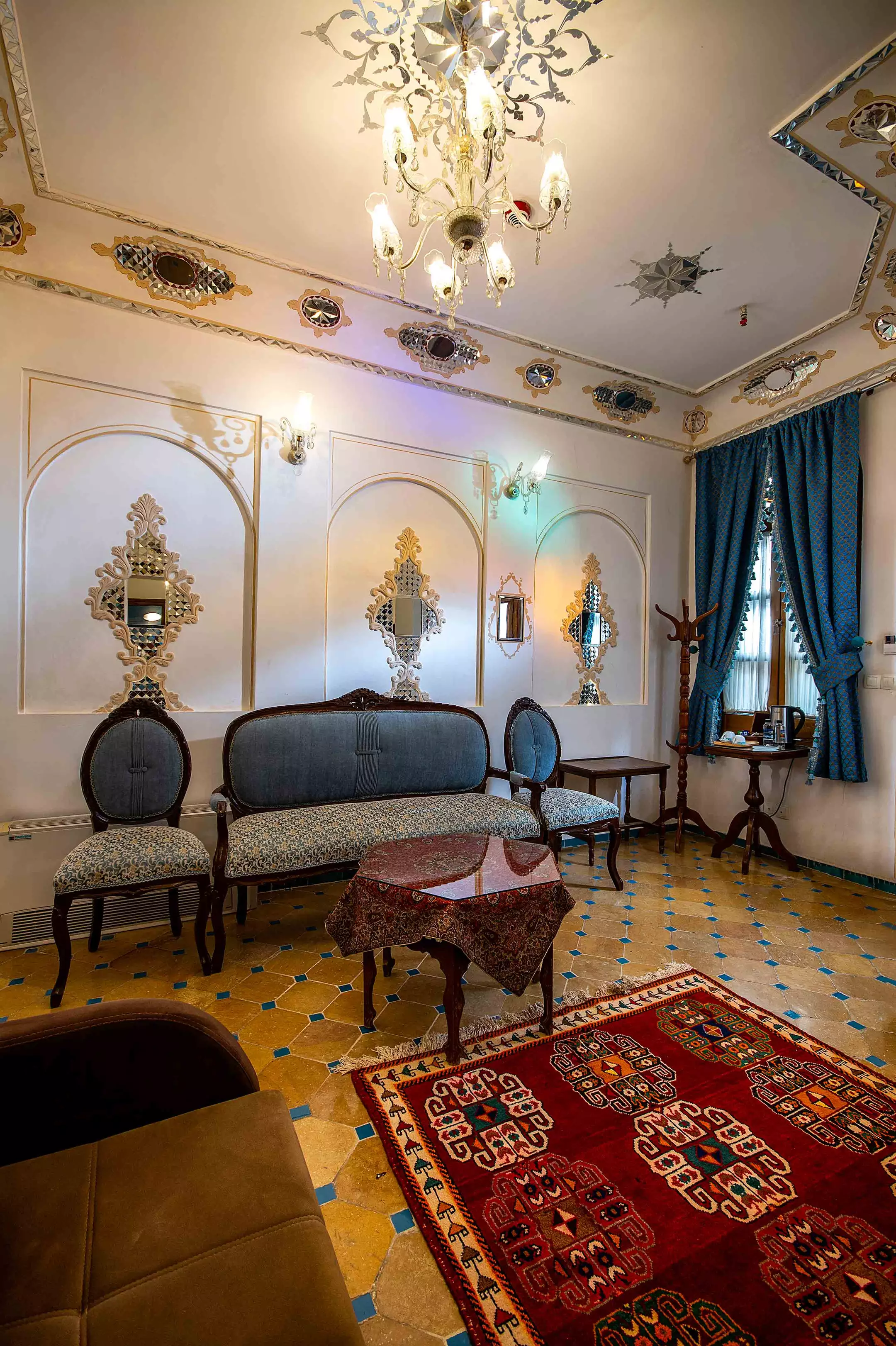 Alibaba https://cdn.alibaba.ir/ostorage/hotel-accommodation-images/683c669fa1e6f83605b734d8_زندیه-(1).webp