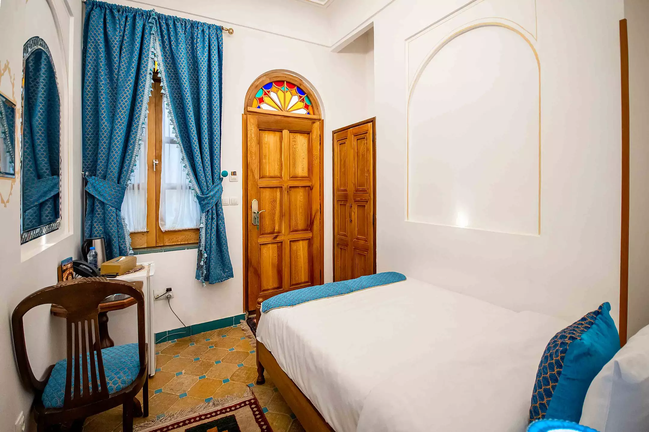 Alibaba https://cdn.alibaba.ir/ostorage/hotel-accommodation-images/683c66b4ac13a7ed0d84d33c_سینگل.webp