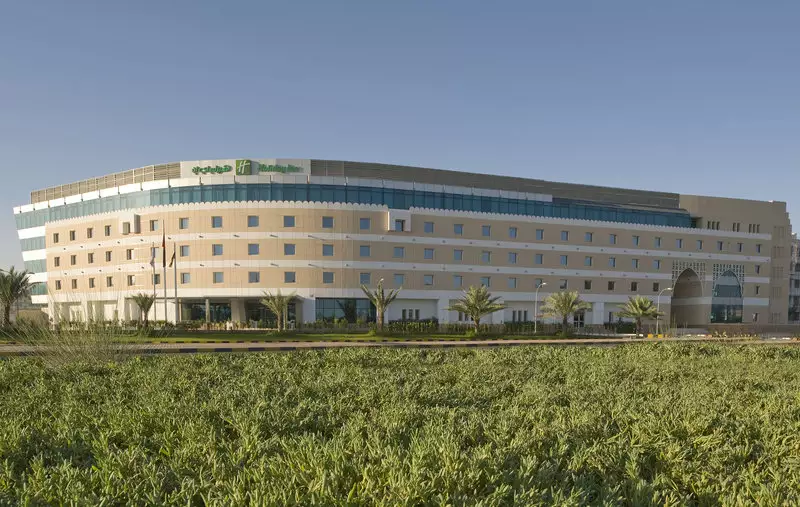 Alibaba https://cdn.alibaba.ir/ostorage/hotel-accommodation-images/68498ab3ac13a7ed0d84db94_Muscat-Holiday-Inn-Muscat-Al-Seeb-0.webp