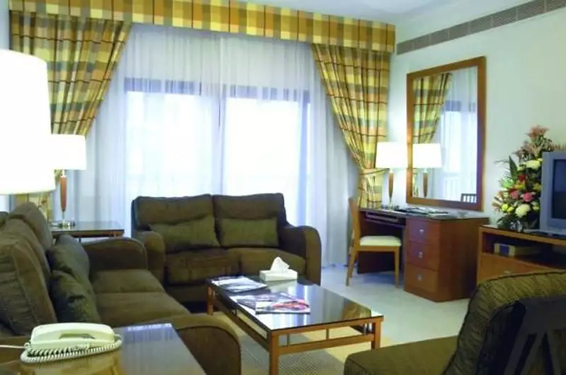 هتل Golden Sands Hotel Apartments دبی