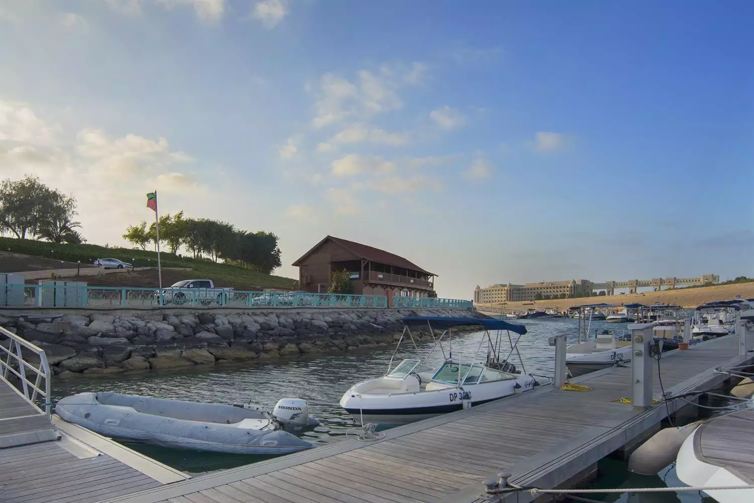 هتل Golden Tulip Al Jazira Hotel & Resort دبی