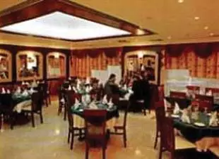 Alibaba https://cdn.alibaba.ir/ostorage/hotel-accommodation-images/68625a7aac13a7ed0d84e8ef_Dubai-Hotel-Versailles-Dubai-0.webp
