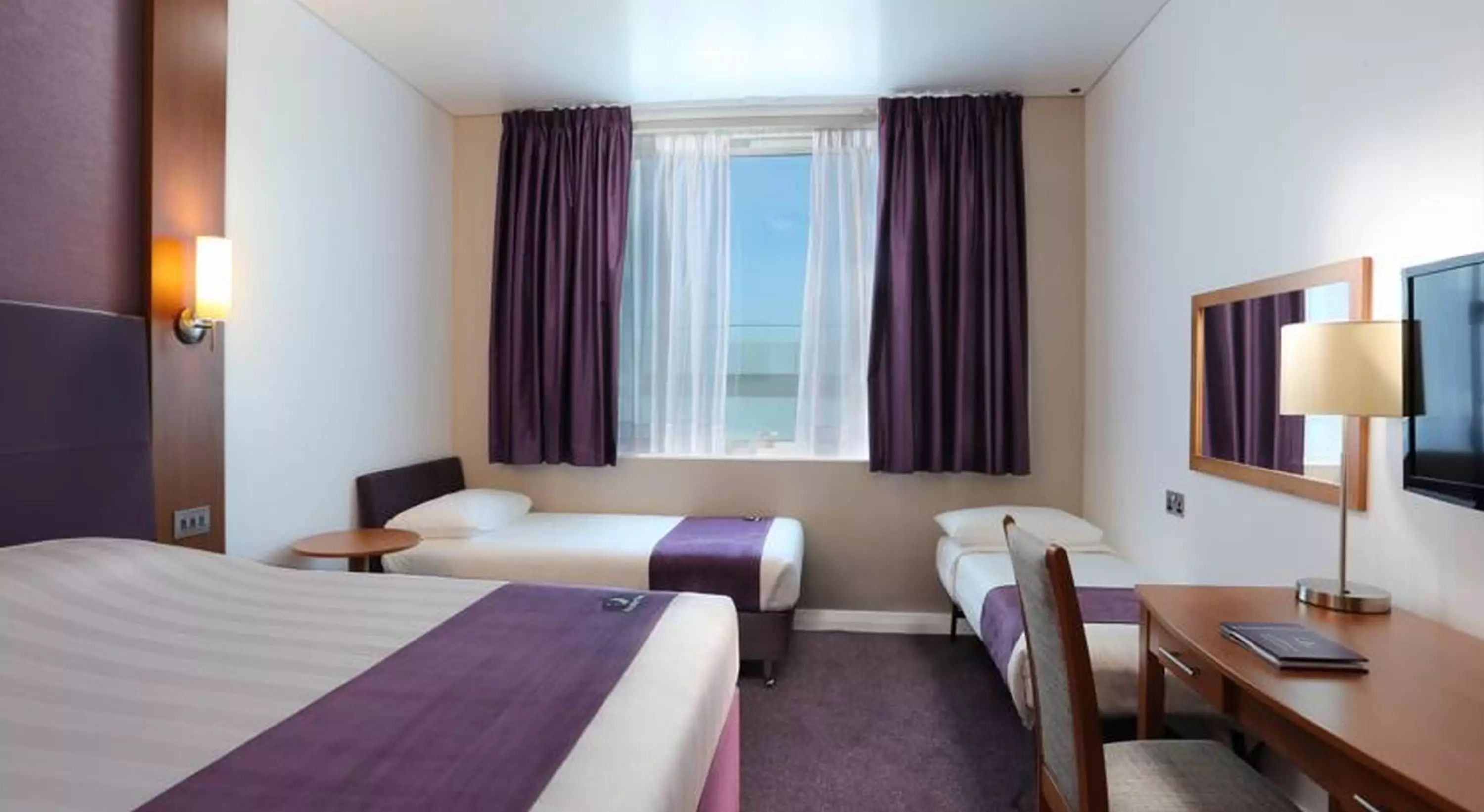 Alibaba https://cdn.alibaba.ir/ostorage/hotel-accommodation-images/68625fa3ac13a7ed0d84f346_Dubai-Premier-Inn-Dubai-International-Airport-0.webp