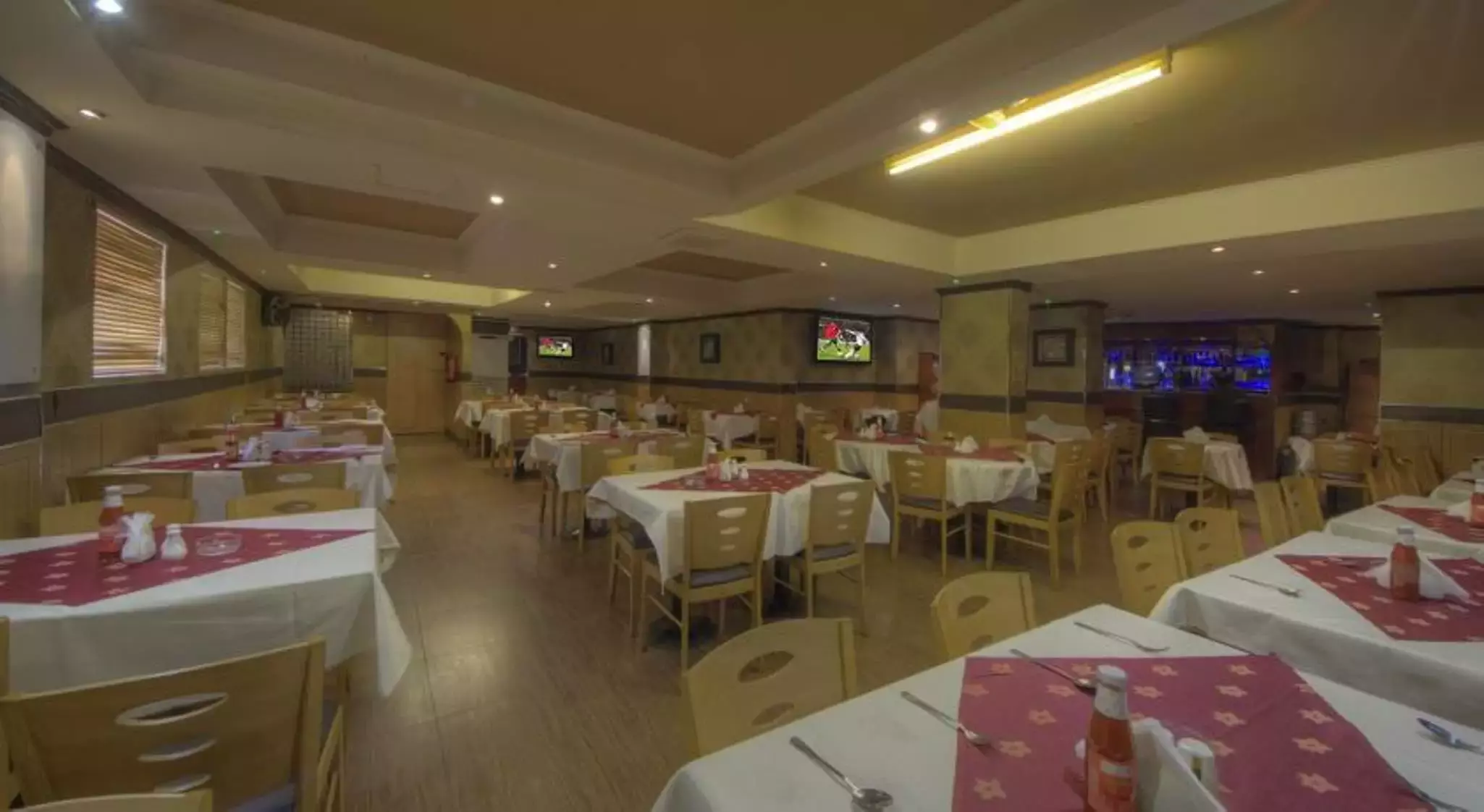 Alibaba https://cdn.alibaba.ir/ostorage/hotel-accommodation-images/686260a5ac13a7ed0d84f527_Dubai-Hyde-Park-Hotel-0.webp