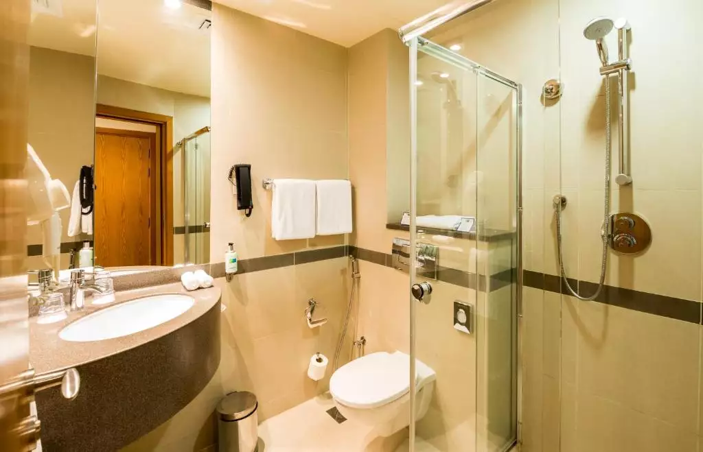 Alibaba https://cdn.alibaba.ir/ostorage/hotel-accommodation-images/6862616fac13a7ed0d84f6c6_Dubai-Holiday-Inn-Express-Dubai-Airport-0.webp