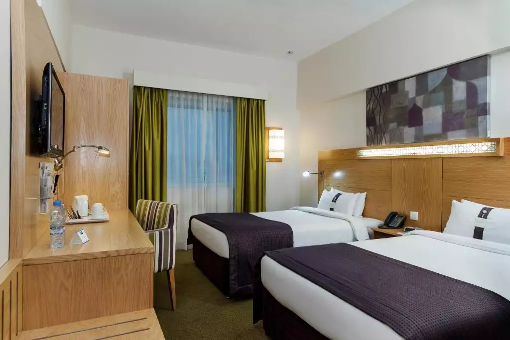 هتل Holiday Inn Express Dubai Airport دبی