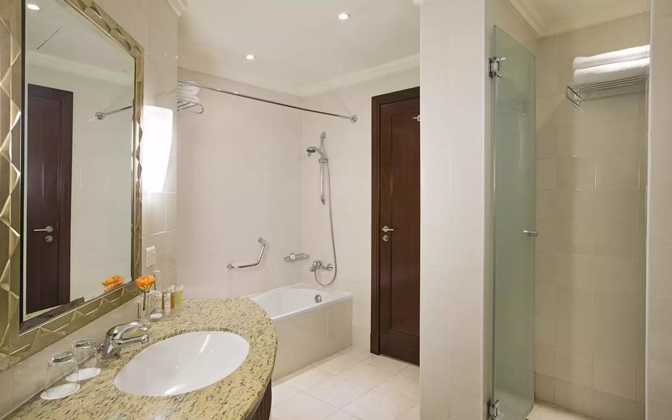 Alibaba https://cdn.alibaba.ir/ostorage/hotel-accommodation-images/68626356ac13a7ed0d84fa49_Dubai-City-Seasons-Suites-0.webp