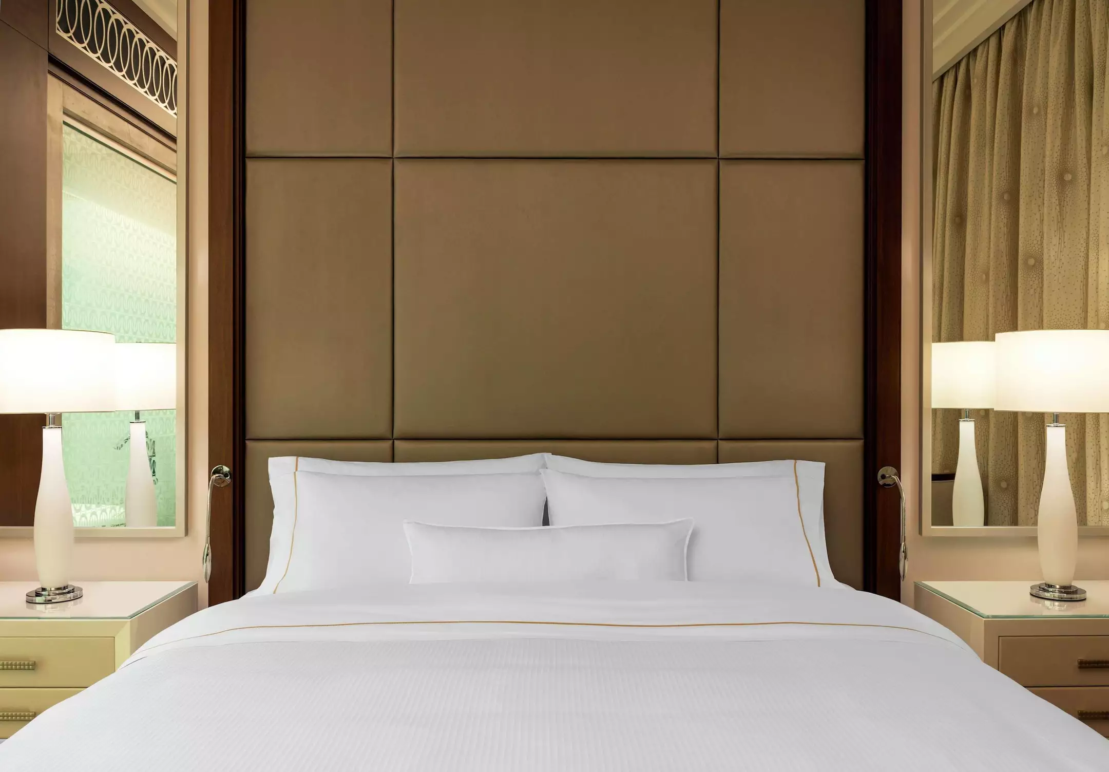 Alibaba https://cdn.alibaba.ir/ostorage/hotel-accommodation-images/686272ddac13a7ed0d85187c_Dubai-Hilton-Dubai-Al-Habtoor-City-0.webp