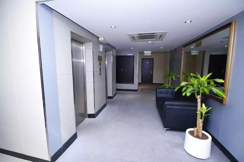 Alibaba https://cdn.alibaba.ir/ostorage/hotel-accommodation-images/68627894ac13a7ed0d852131_Dubai-Royal-Falcon-Hotel-0.webp