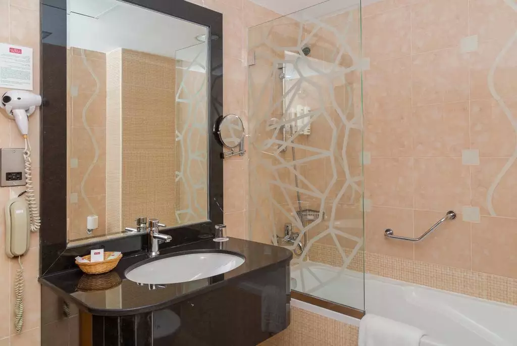 هتل Al Jawhara Gardens Hotel دبی