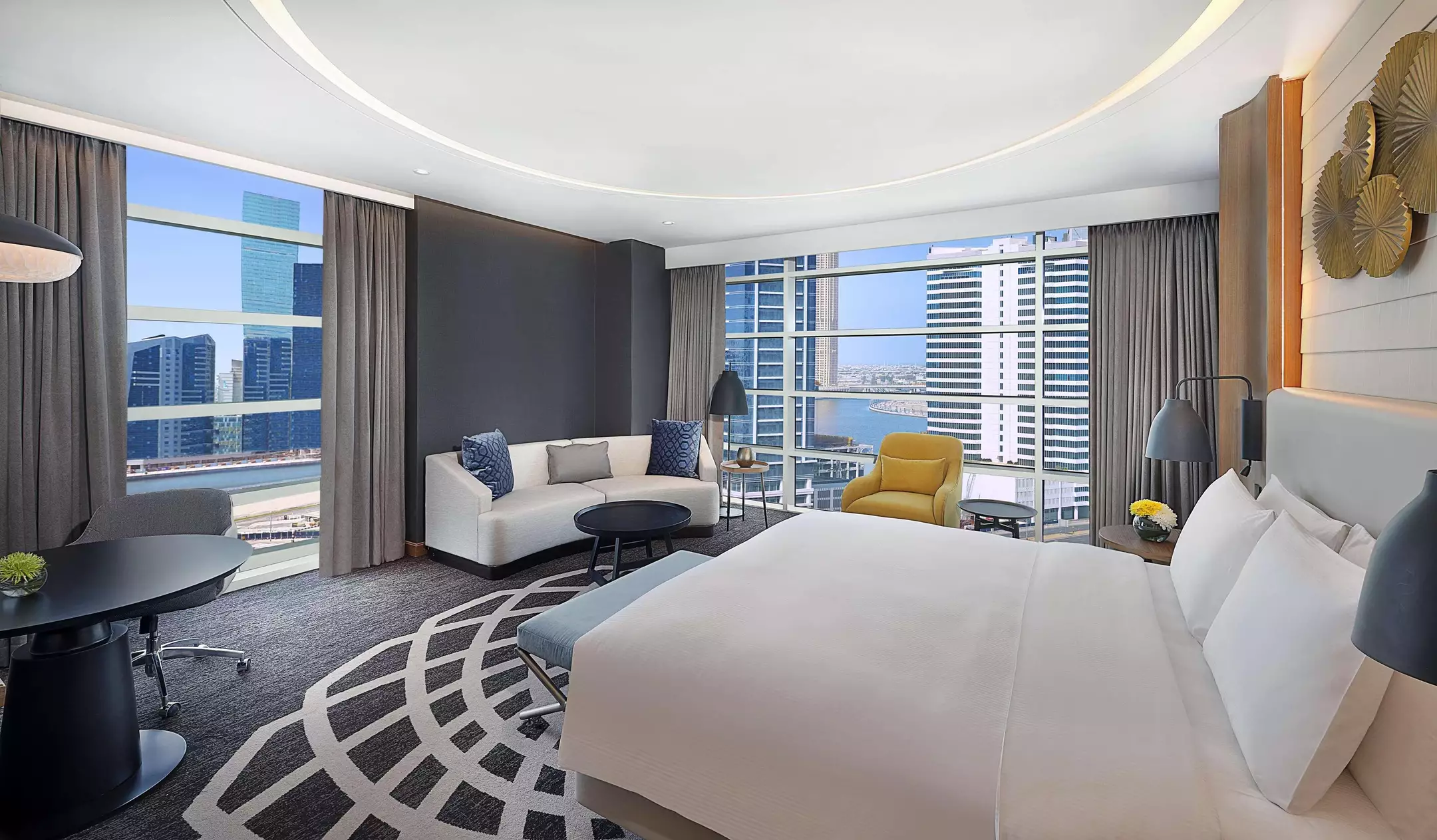 هتل DoubleTree by Hilton Dubai - Business Bay دبی
