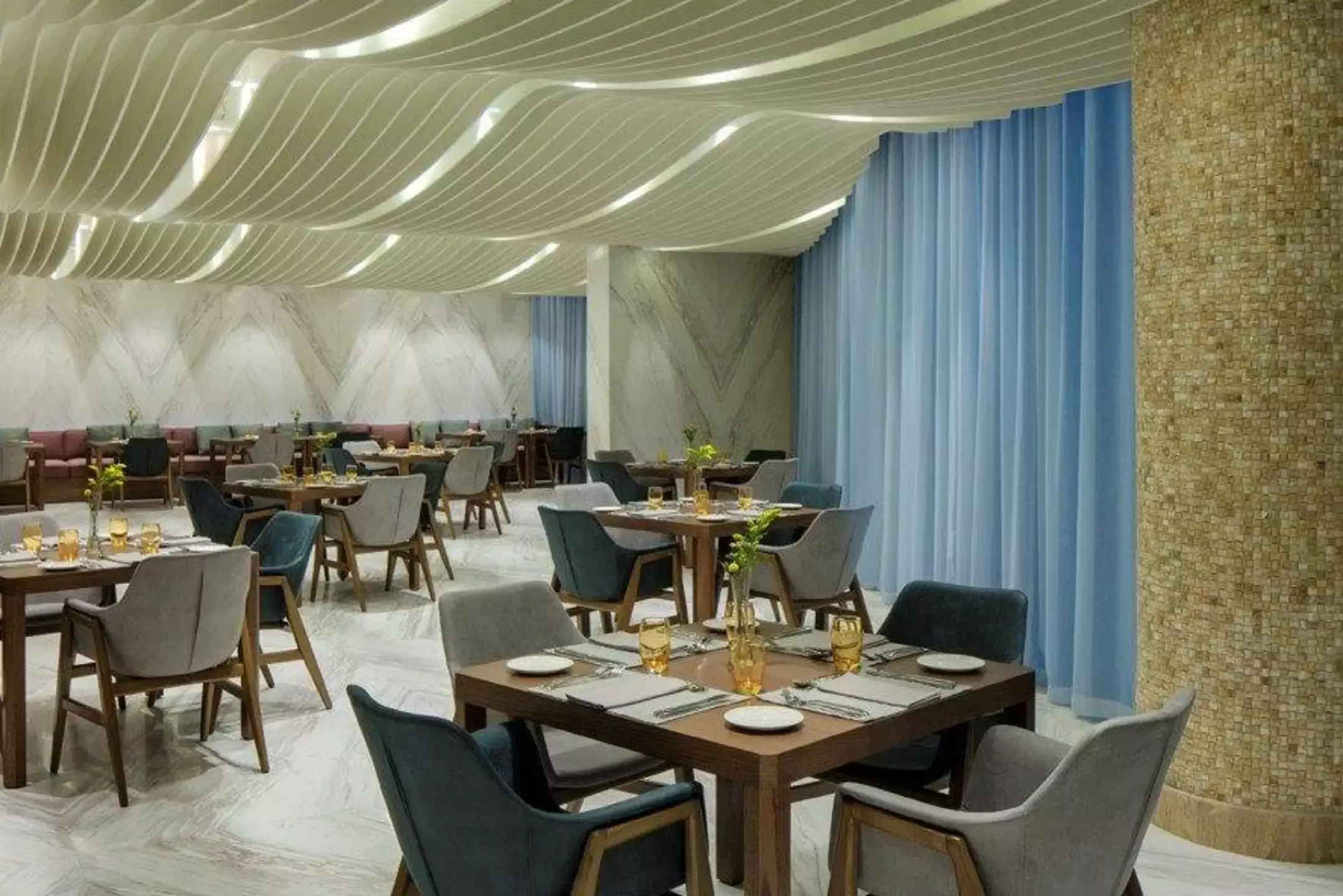 Alibaba https://cdn.alibaba.ir/ostorage/hotel-accommodation-images/68628312ac13a7ed0d8534d9_Dubai-Radisson-Blu-Hotel-Apartment-Dubai-Silicon-Oasis-0.webp