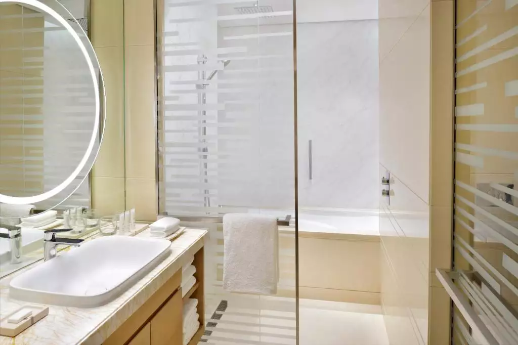 هتل Crowne Plaza Dubai Marina دبی
