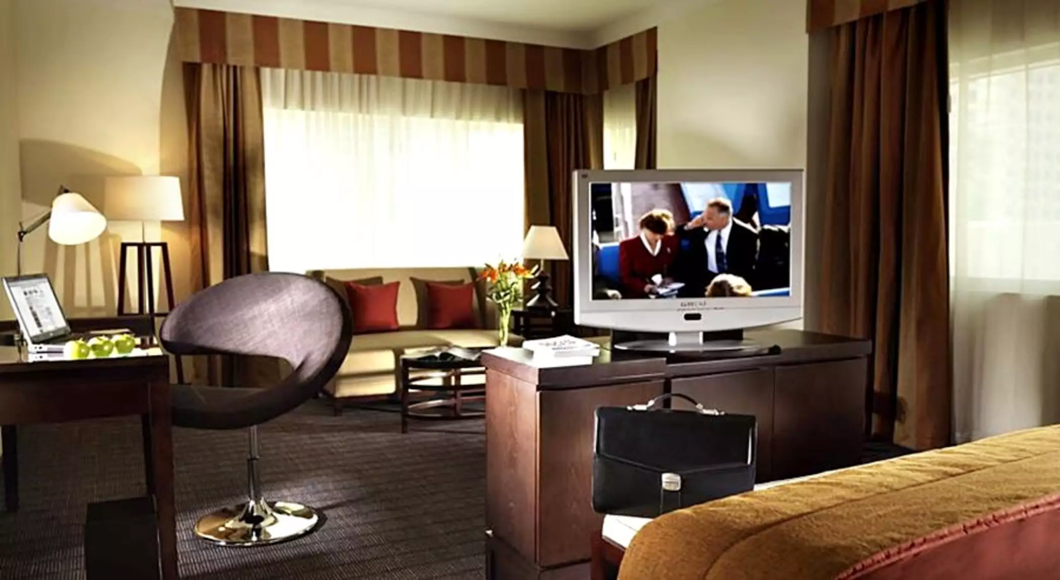 Alibaba https://cdn.alibaba.ir/ostorage/hotel-accommodation-images/686287bfac13a7ed0d853b47_Dubai-Media-Rotana-0.webp