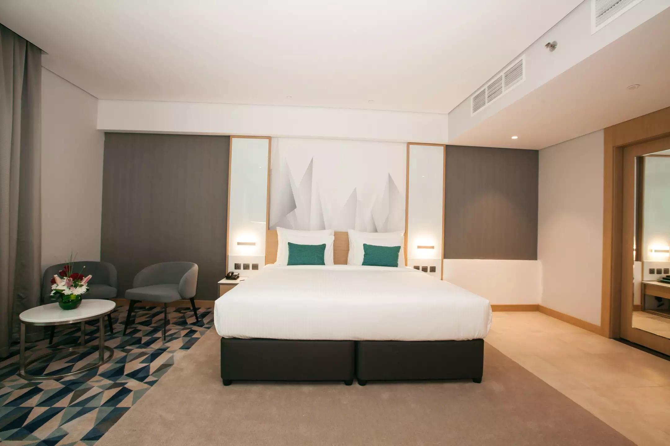 Alibaba https://cdn.alibaba.ir/ostorage/hotel-accommodation-images/68628815ac13a7ed0d853c33_Dubai-Flora-Inn-Hotel-Dubai-Airport-0.webp