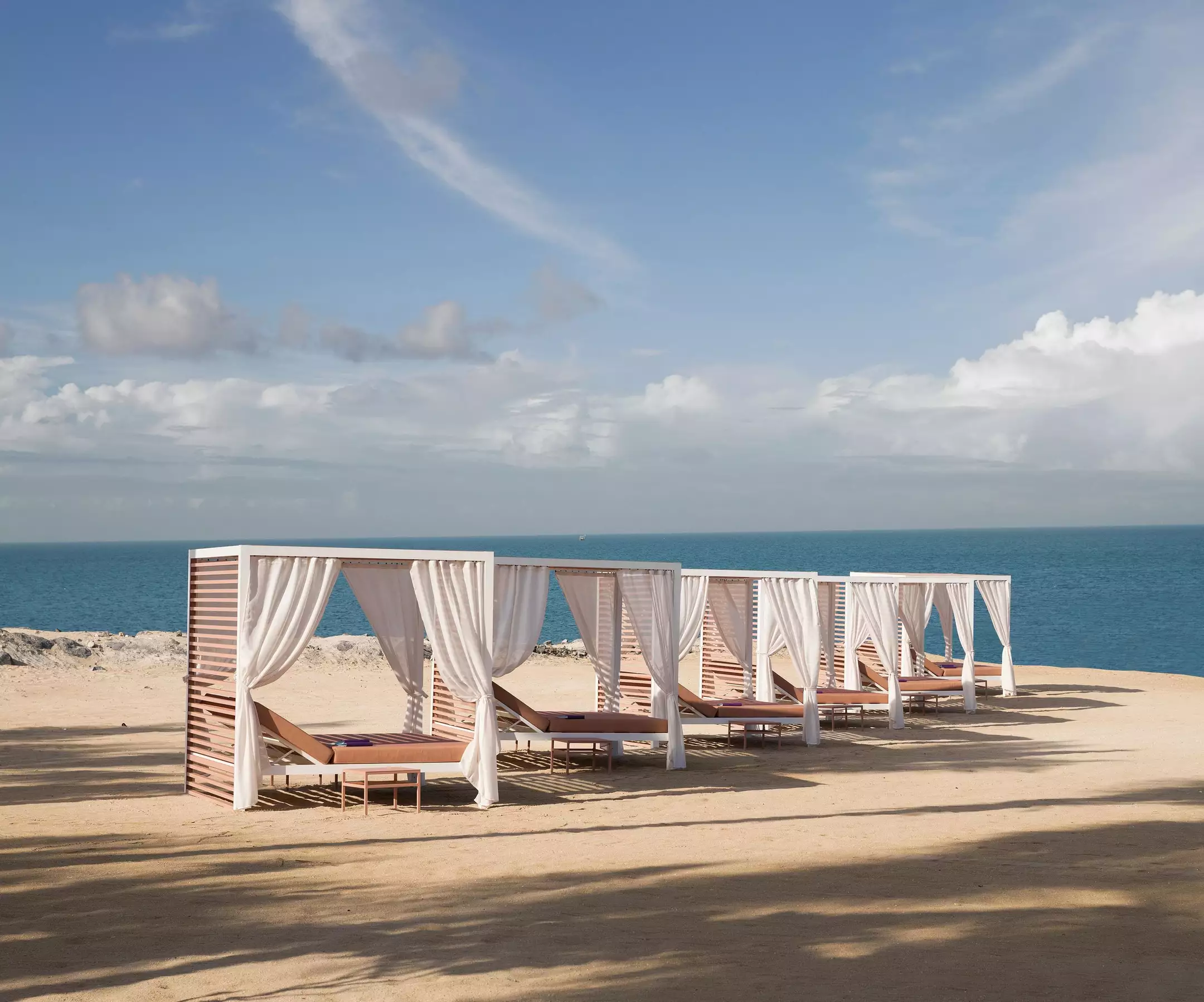 هتل Caesars Palace Bluewaters Dubai دبی