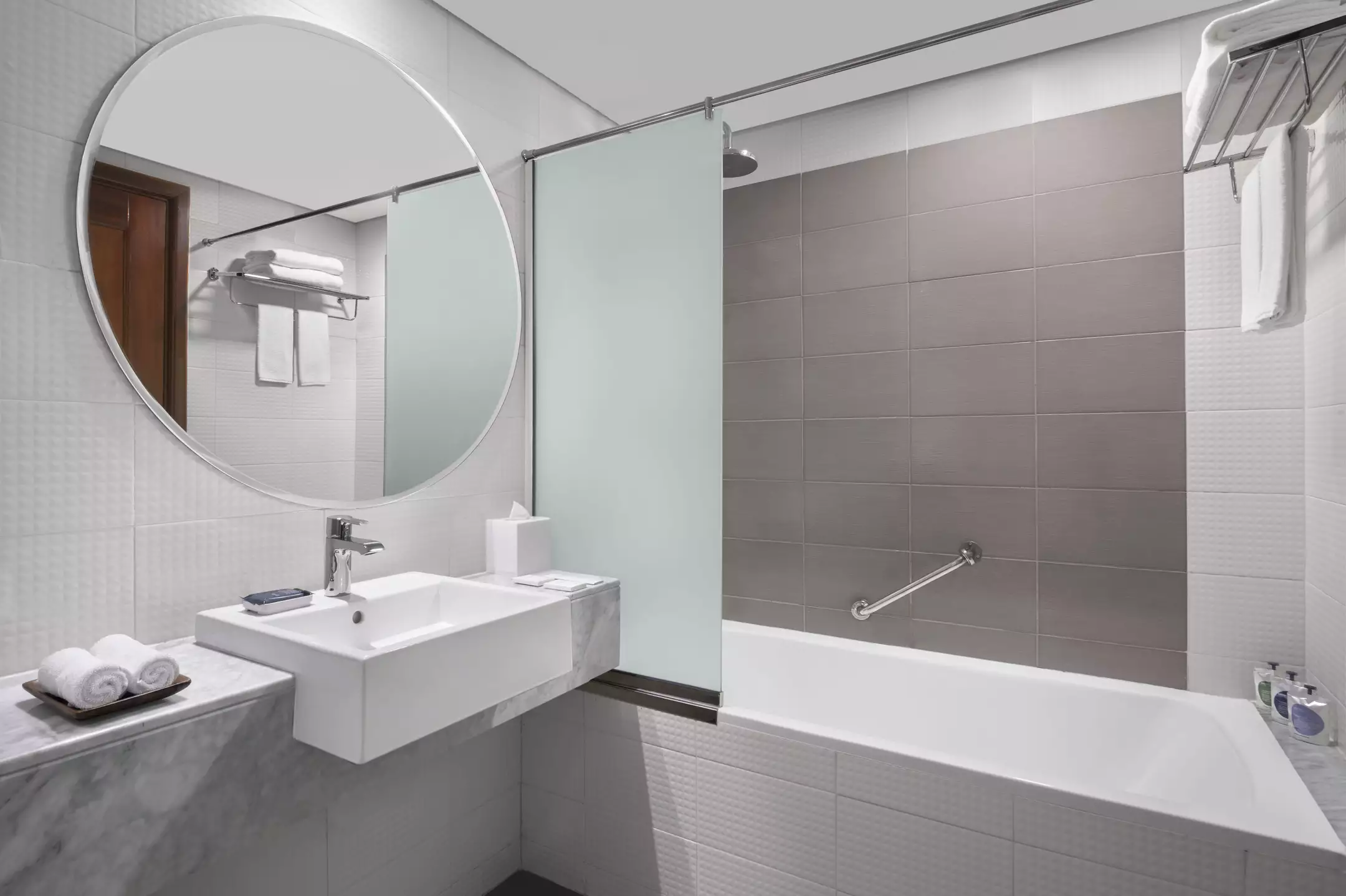 Alibaba https://cdn.alibaba.ir/ostorage/hotel-accommodation-images/68628a36ac13a7ed0d853fd1_Dubai-LEVA-Hotel-Mazaya-Centre-0.webp