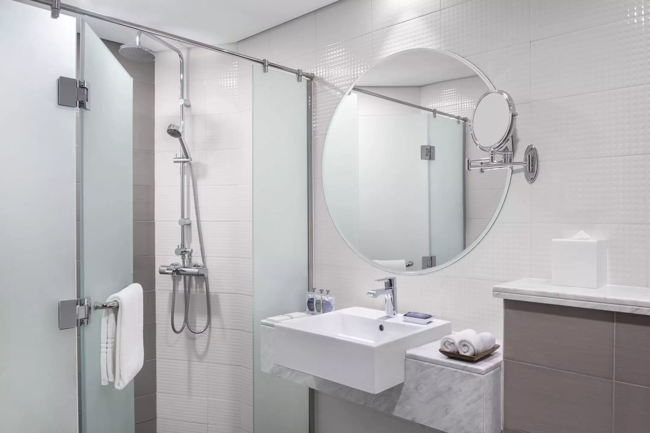 هتل LEVA Hotel, Mazaya Centre دبی