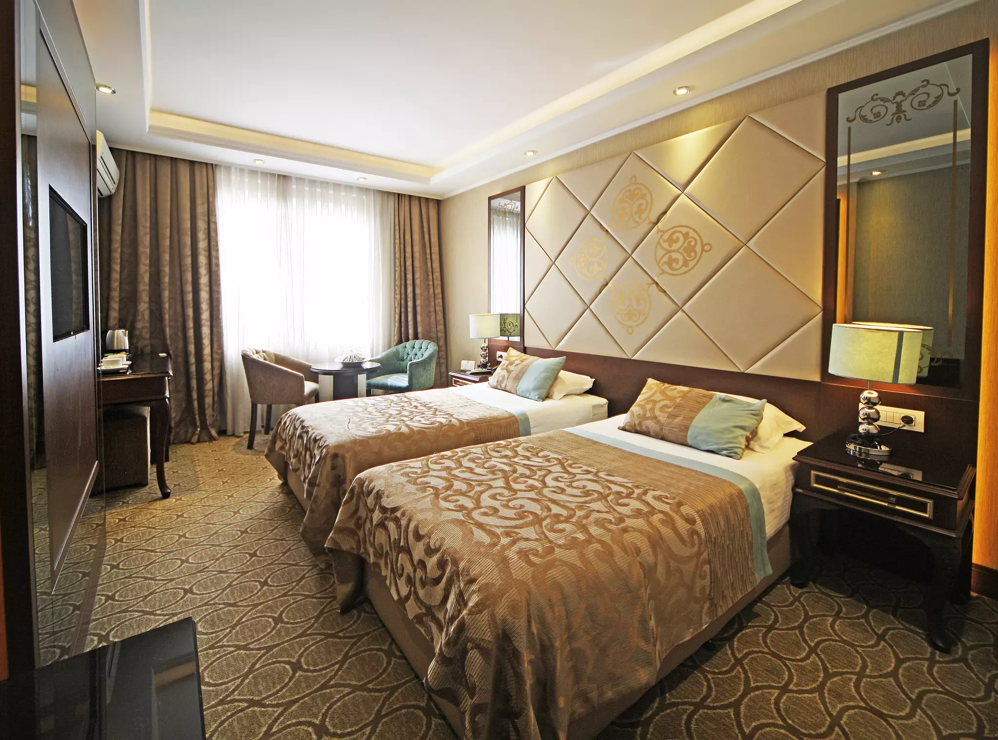 Alibaba https://cdn.alibaba.ir/ostorage/hotel-accommodation-images/687f67c2a1e6f83605b740b2_Istanbul-Black-Bird-0.webp