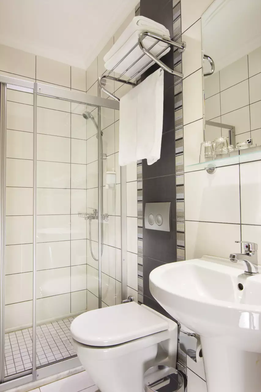 Alibaba https://cdn.alibaba.ir/ostorage/hotel-accommodation-images/687f6bbea1e6f83605b74a5f_Istanbul-Hotel-Ilkay-0.webp