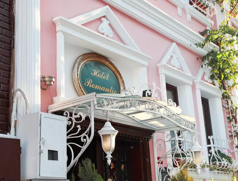 Alibaba https://cdn.alibaba.ir/ostorage/hotel-accommodation-images/687f6ceaa1e6f83605b74d71_Istanbul-Romantic-Hotel-0.webp