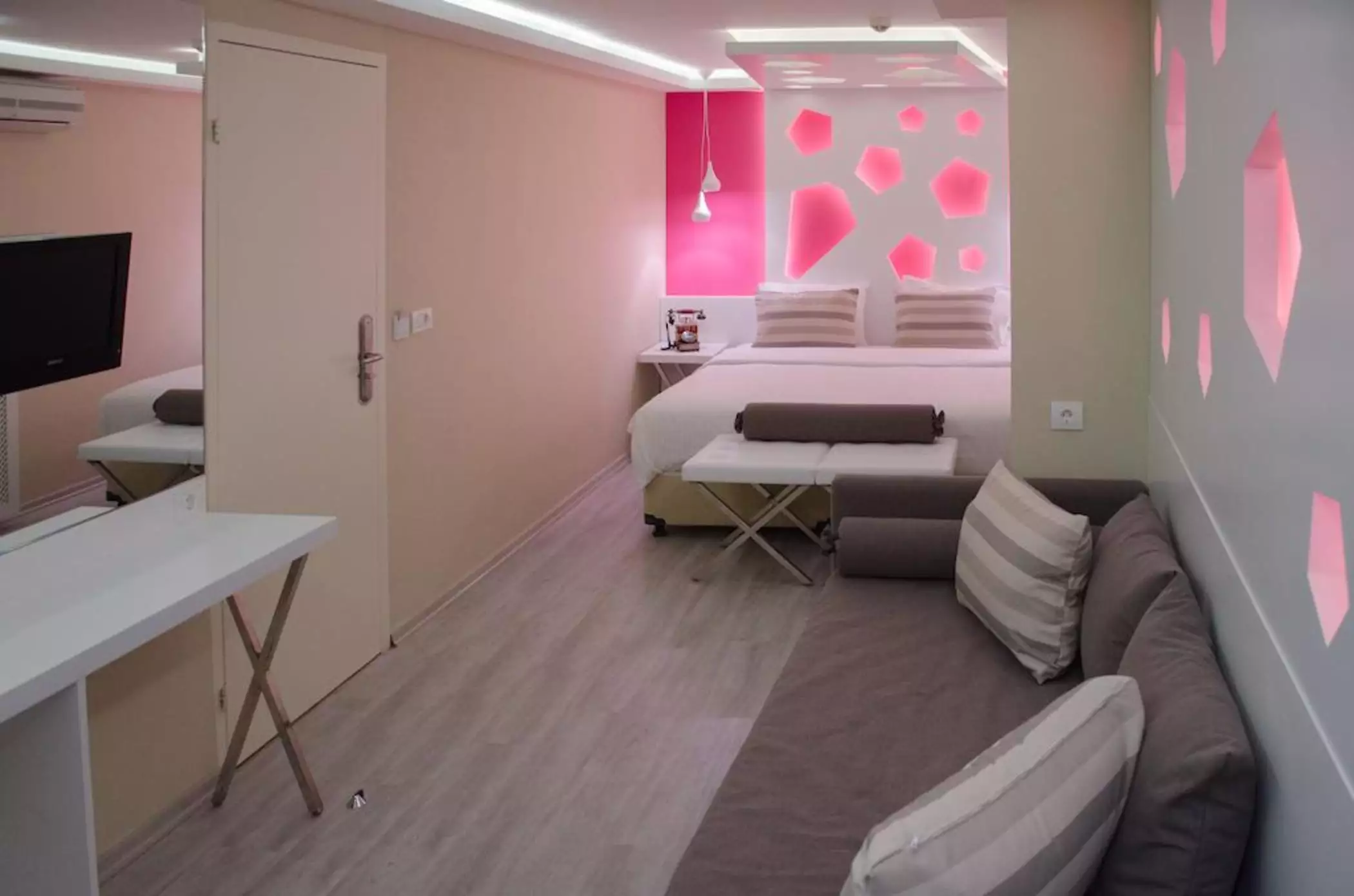 Alibaba https://cdn.alibaba.ir/ostorage/hotel-accommodation-images/687f6f99a1e6f83605b7539e_Istanbul-Hotel-Evsen-0.webp